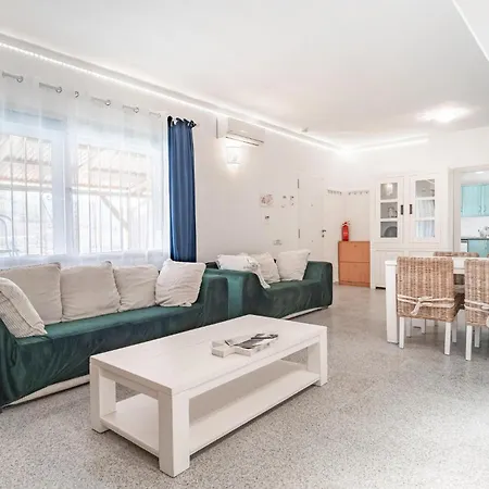 2 Bedroom Lovely In *